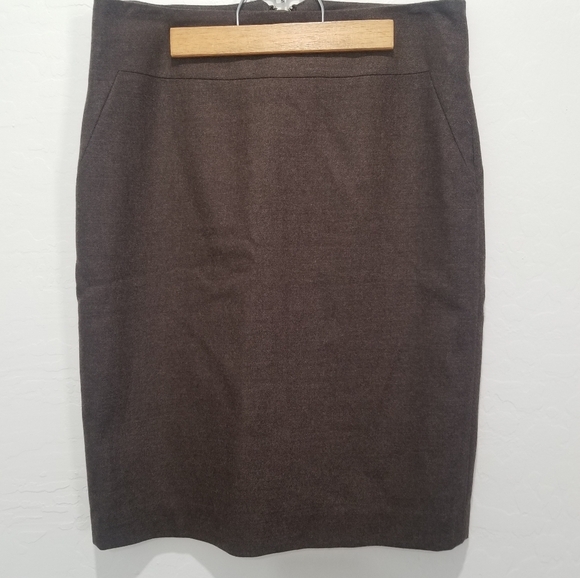 Banana Republic Back Zip Wool Blend Pencil Skirt. - Picture 9 of 9